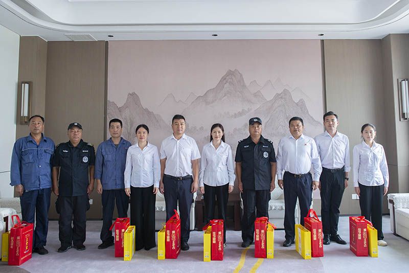 共敘魚水情！衛(wèi)華集團(tuán)開展“八一”慰問及退役軍人座談會